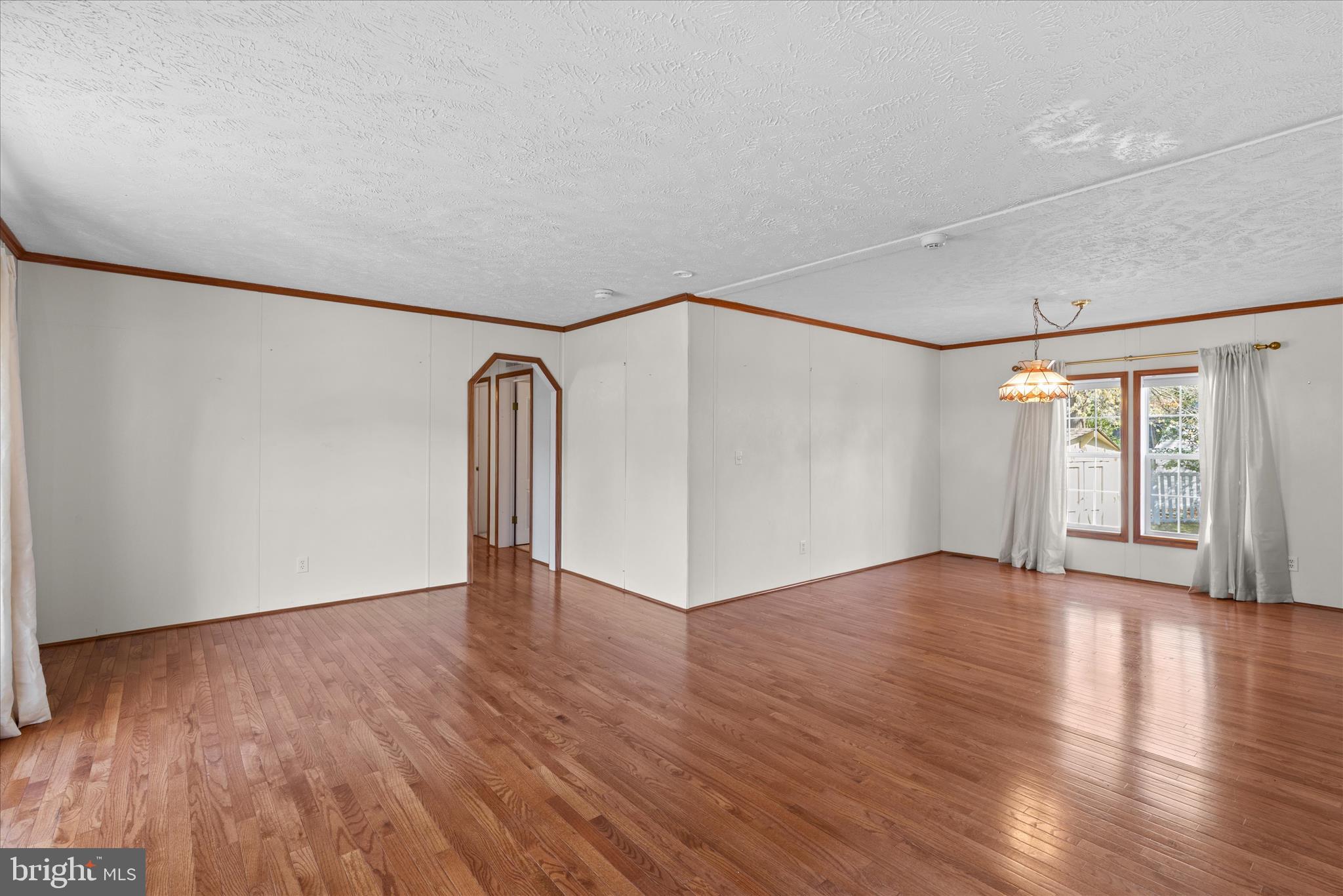 ANGOLA ESTATES - Residential