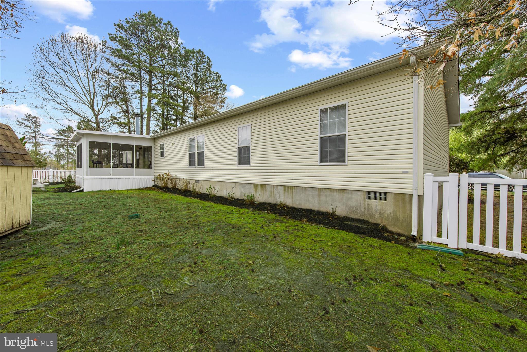 ANGOLA ESTATES - Residential