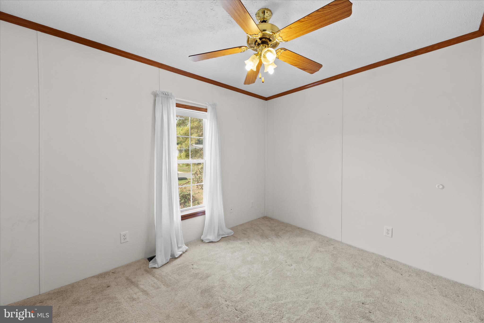 ANGOLA ESTATES - Residential