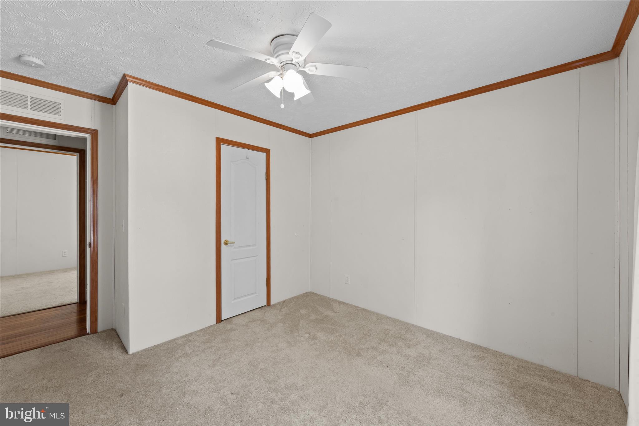 ANGOLA ESTATES - Residential