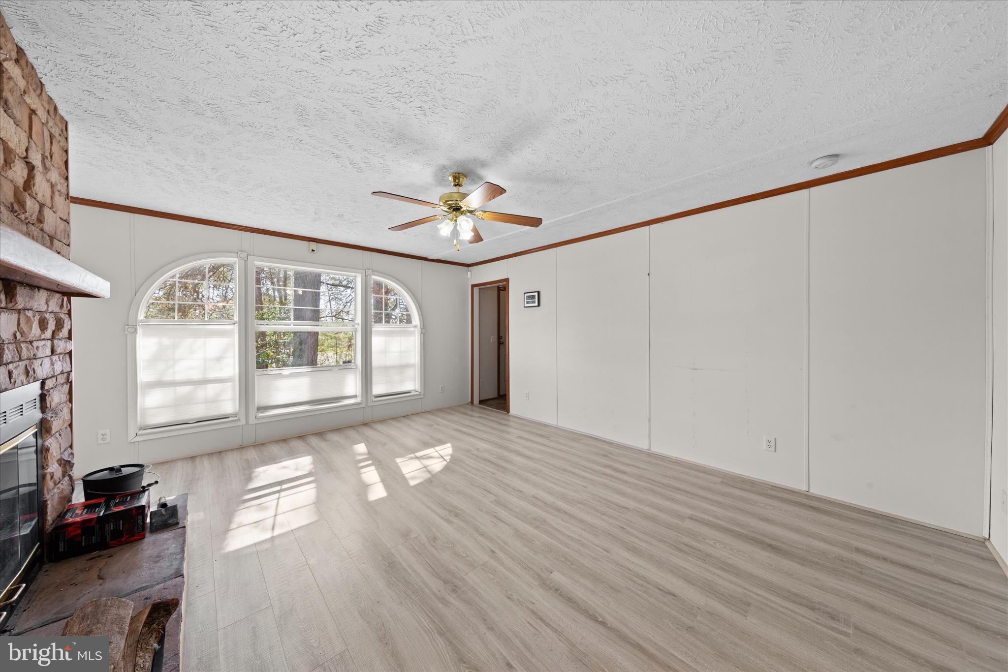 ANGOLA ESTATES - Residential