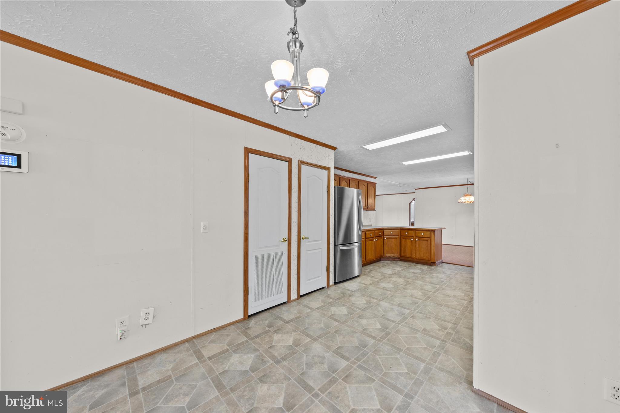 ANGOLA ESTATES - Residential