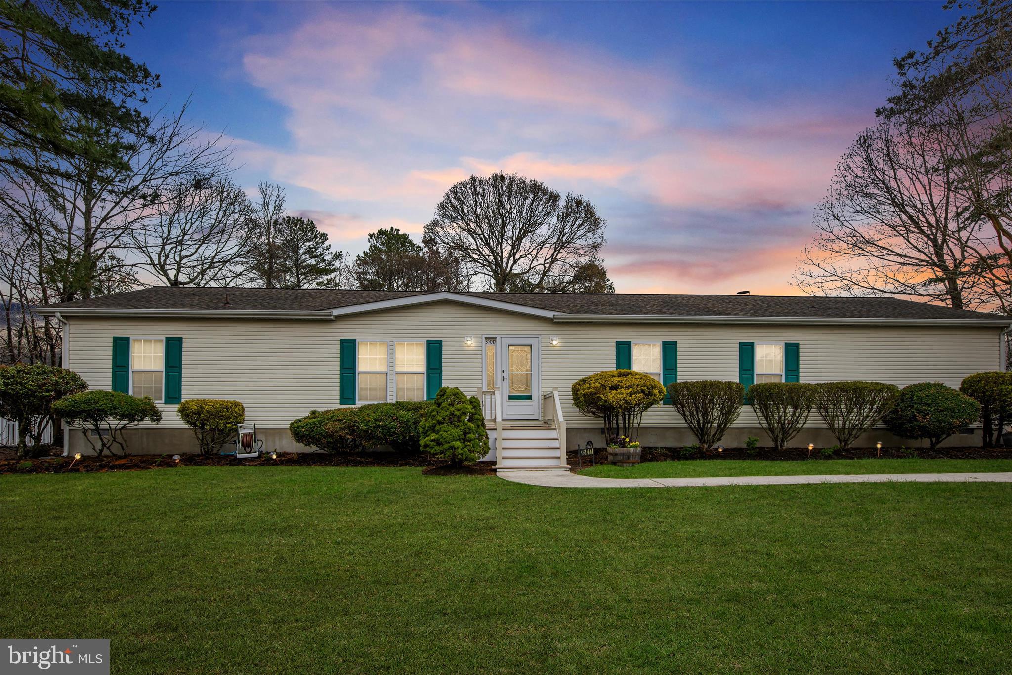 ANGOLA ESTATES - Residential