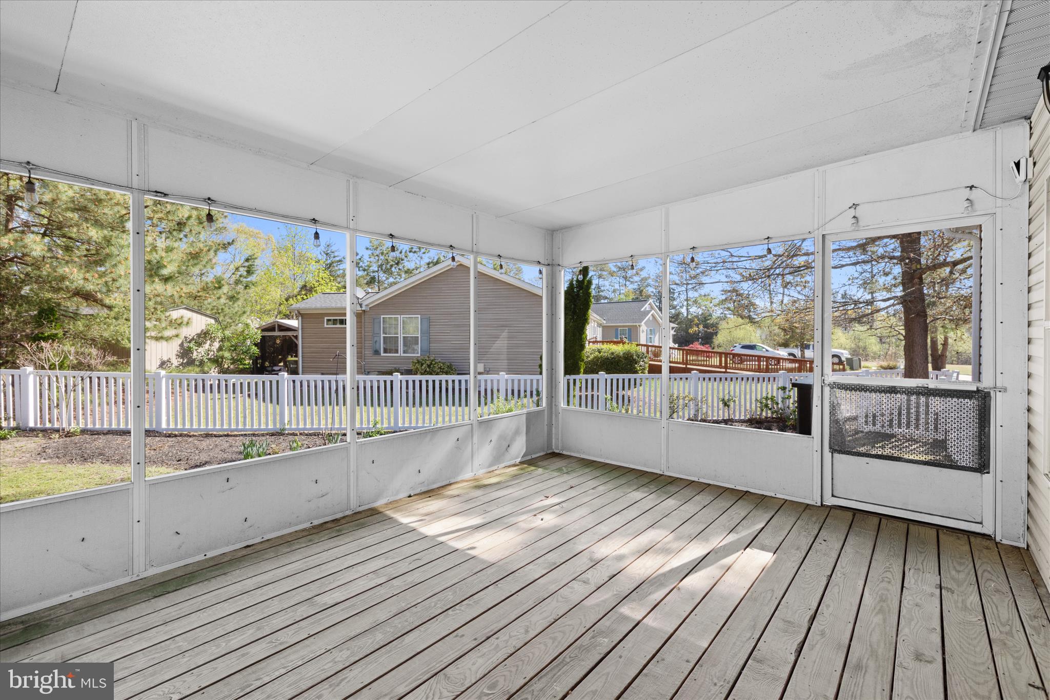 ANGOLA ESTATES - Residential