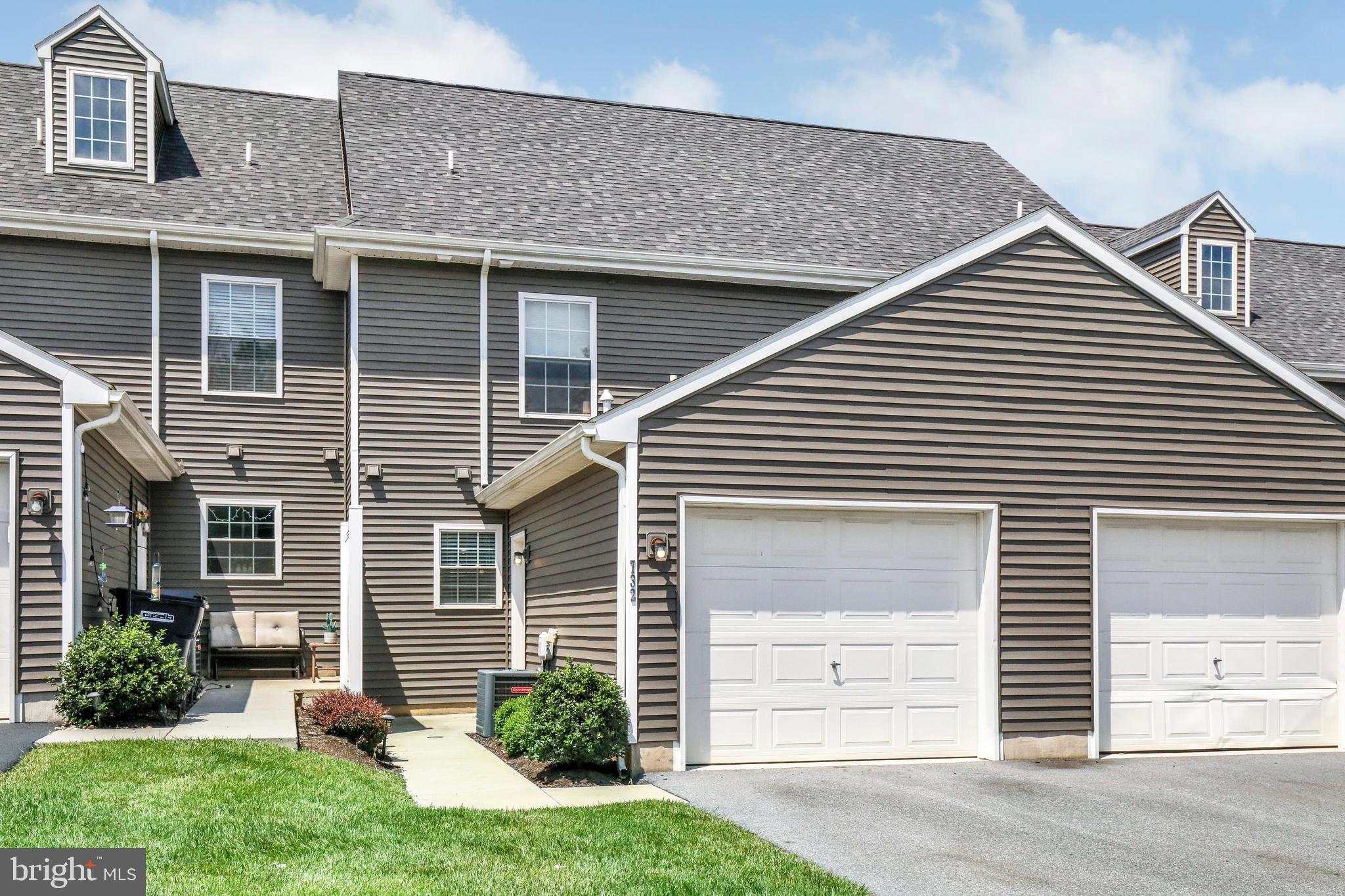 732 FARMWOOD LANE