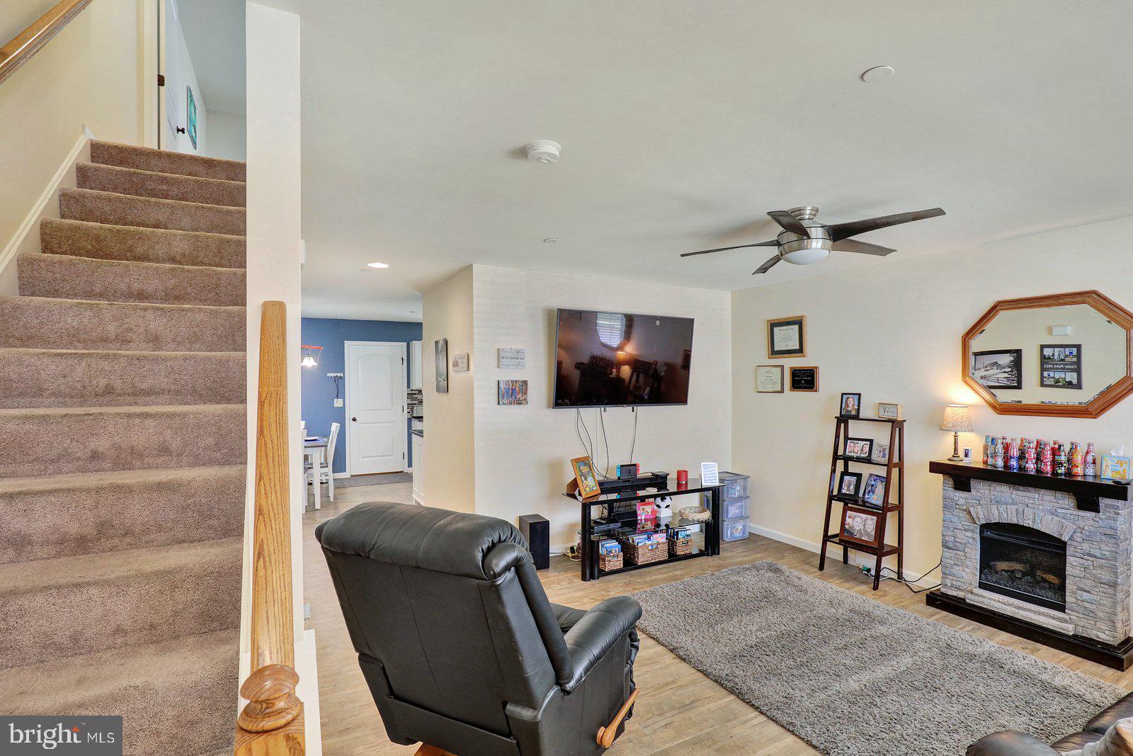 732 FARMWOOD LANE