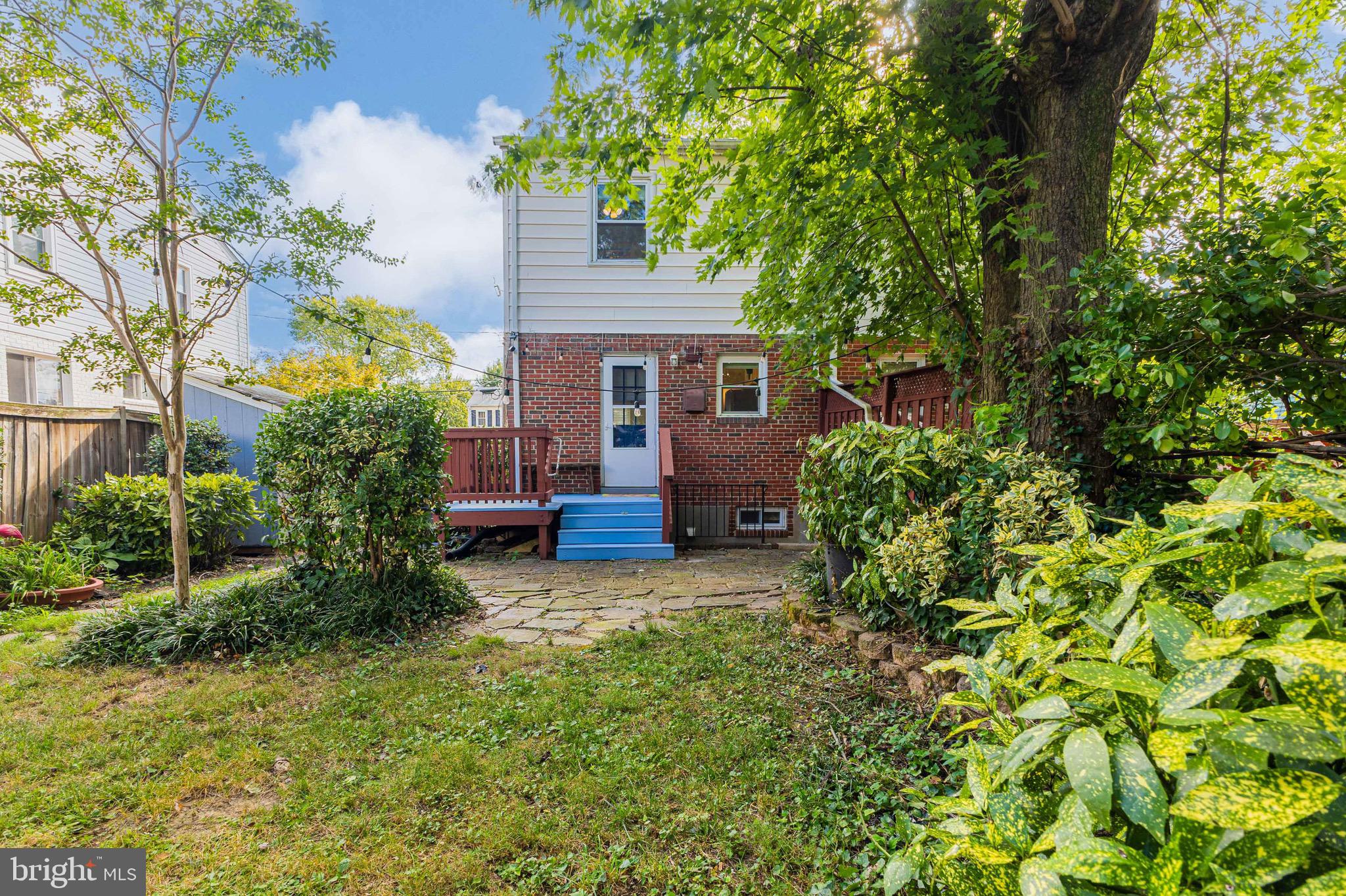 BEACON MANOR - Residential