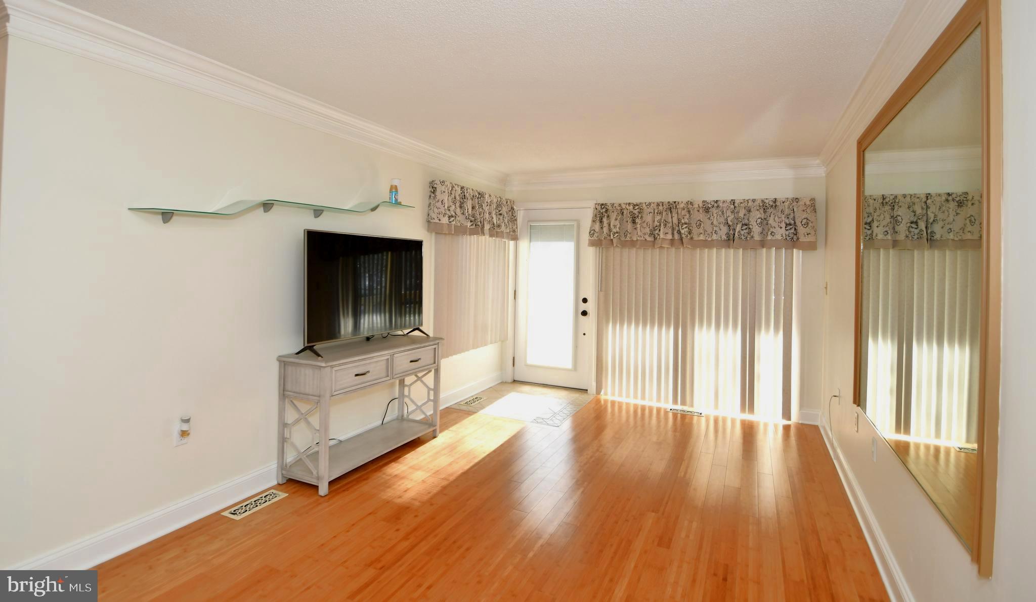 206 N HERON DRIVE 15