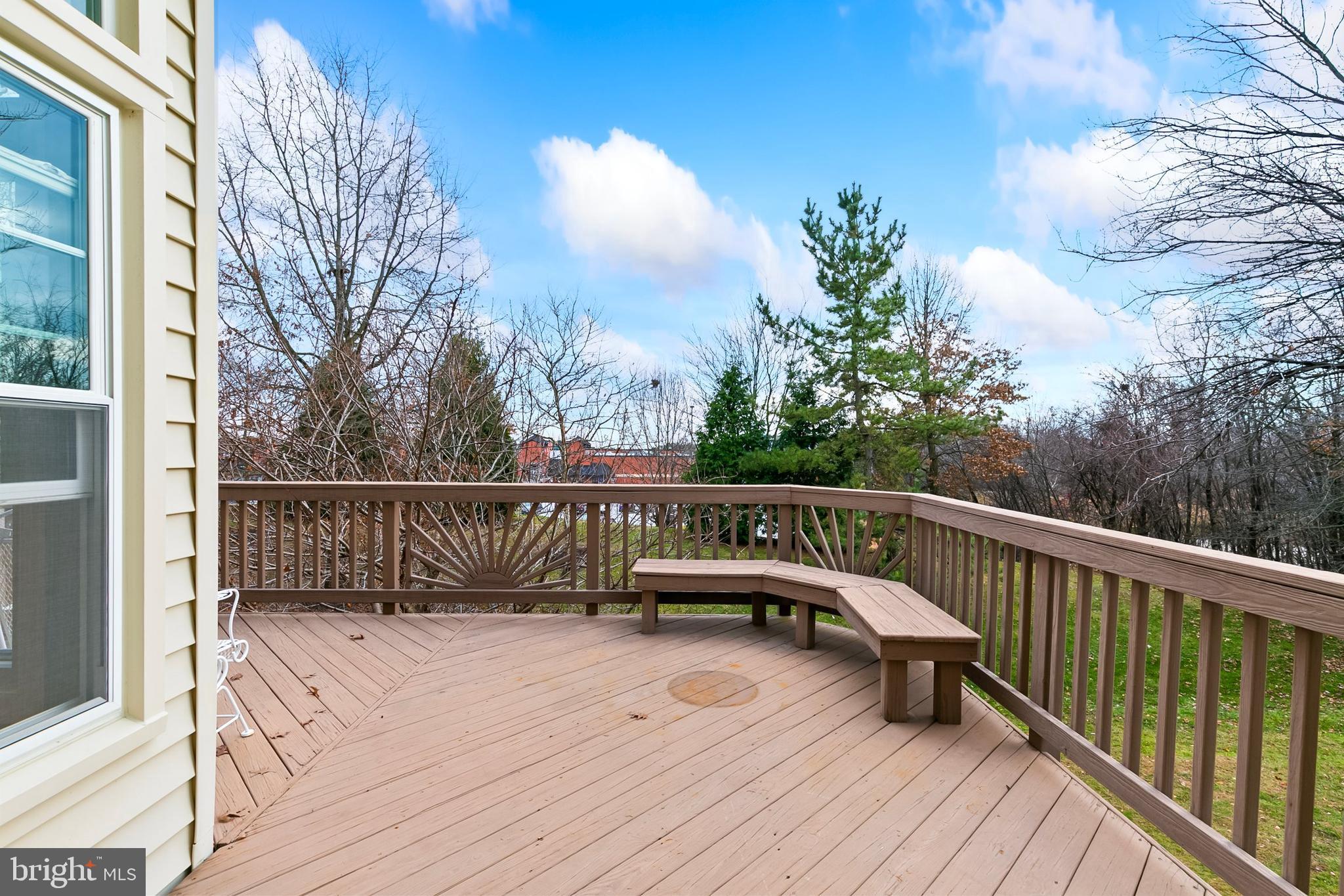 LYNDWOOD - Residential