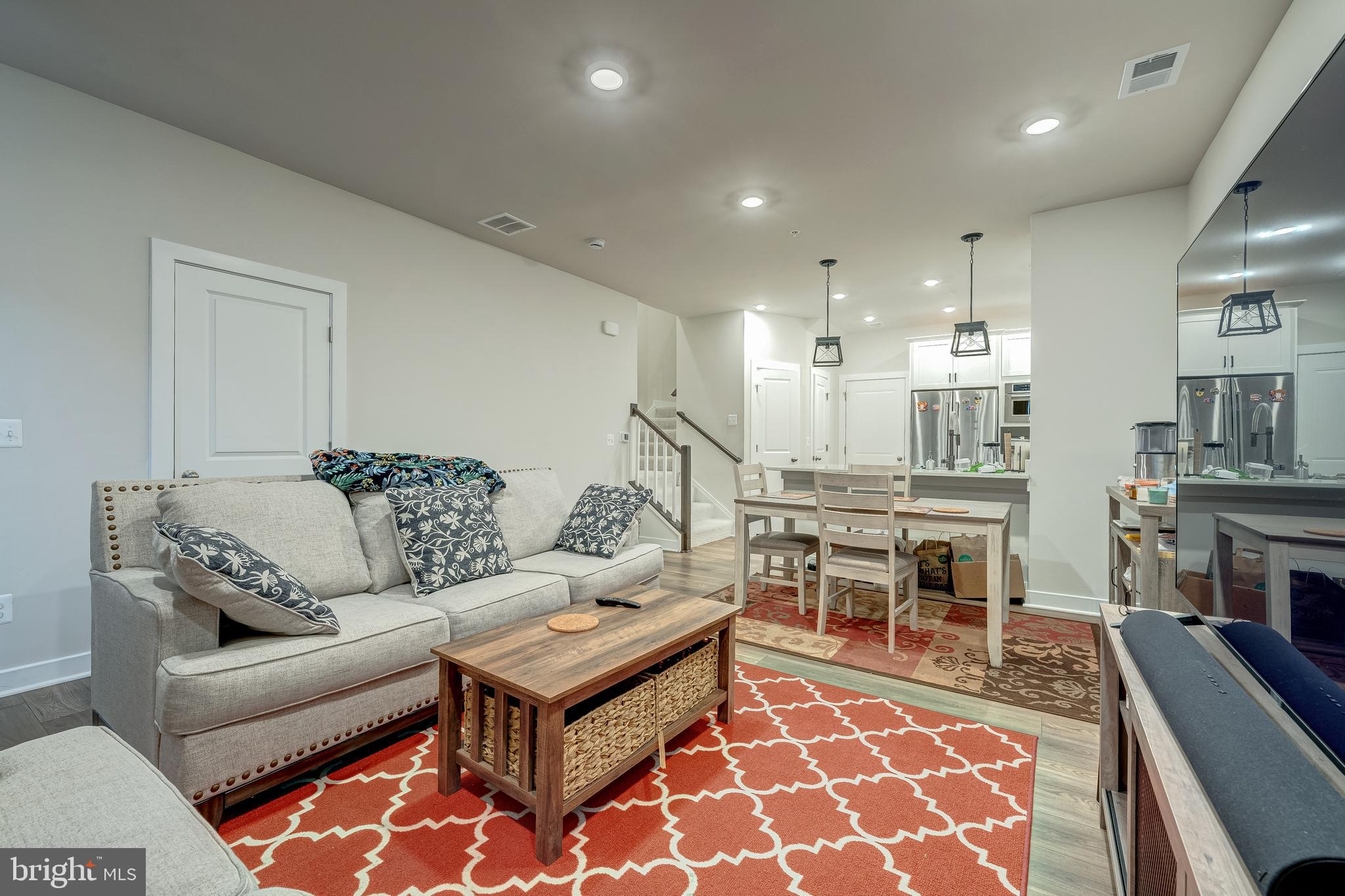 STERLING - Residential Lease