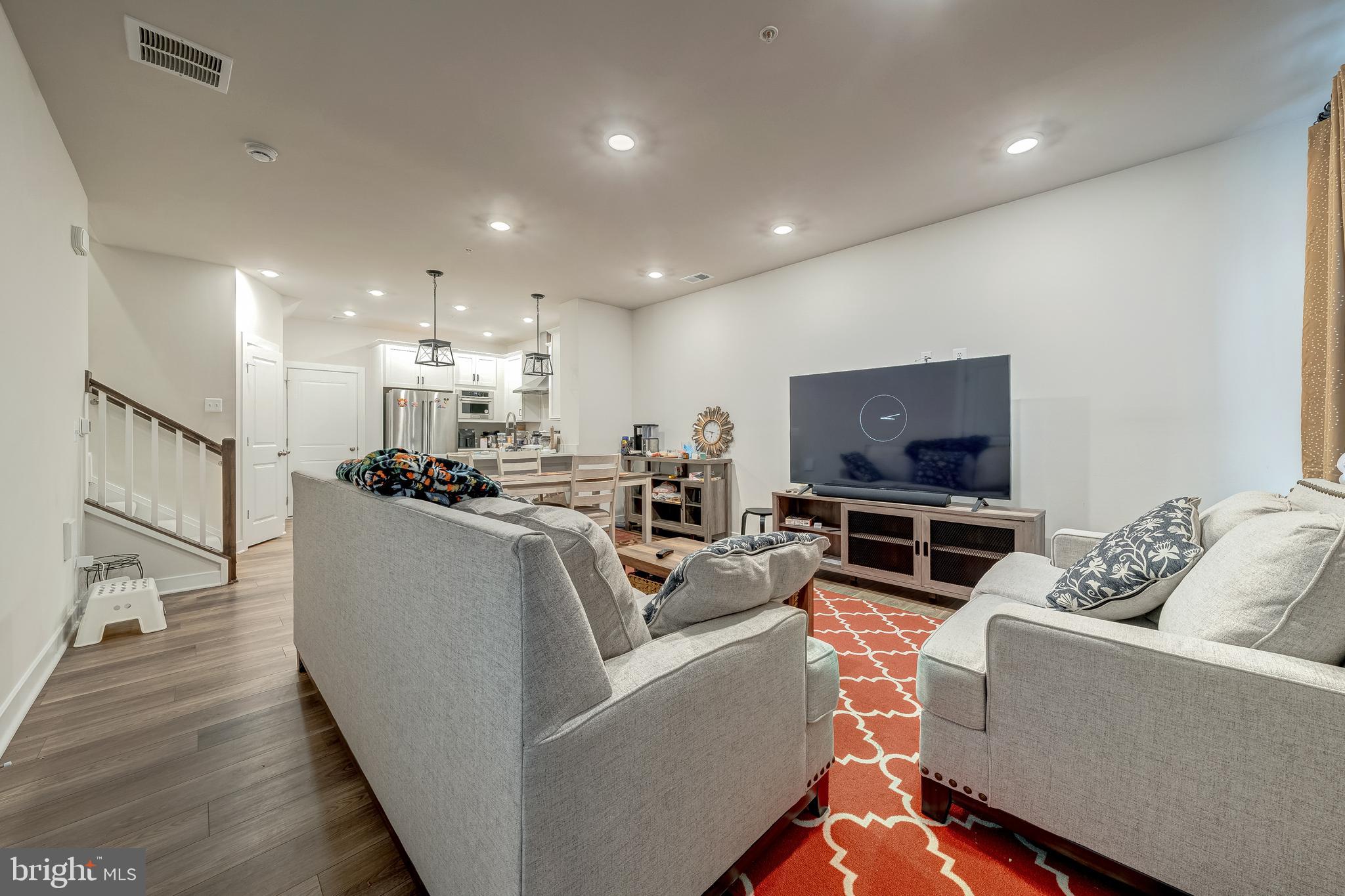 STERLING - Residential Lease