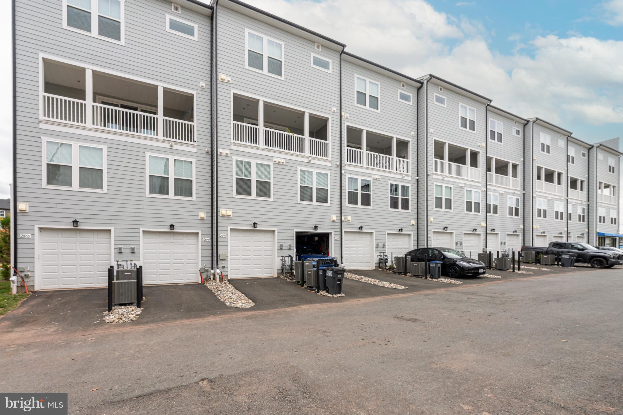 STERLING - Residential Lease