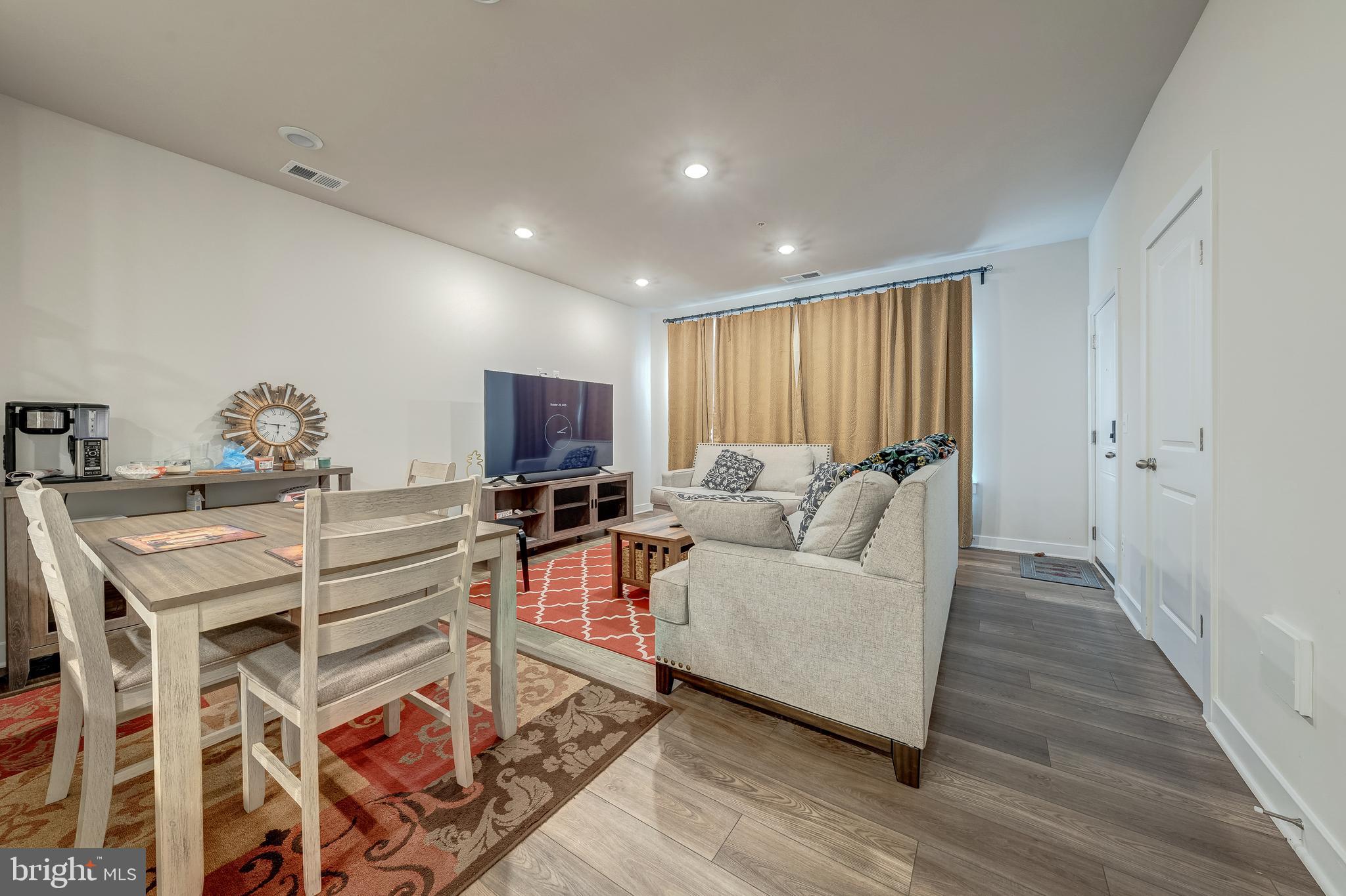 STERLING - Residential Lease