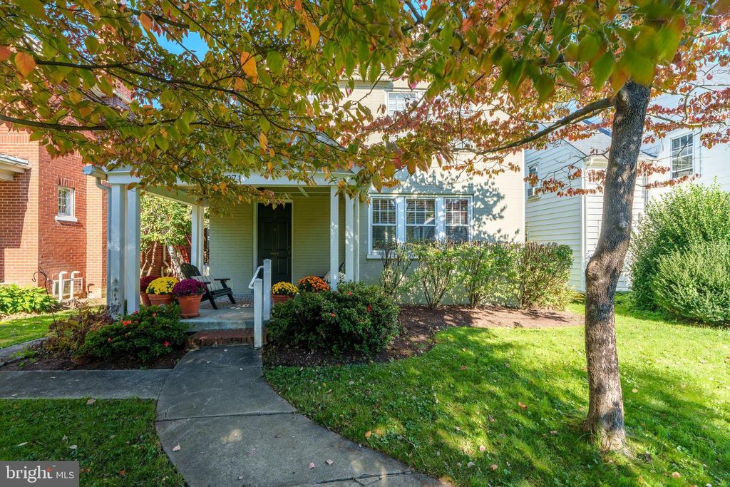 Photo of 971 Helen Avenue, Lancaster, PA 17601 (MLS # PALA2058374)