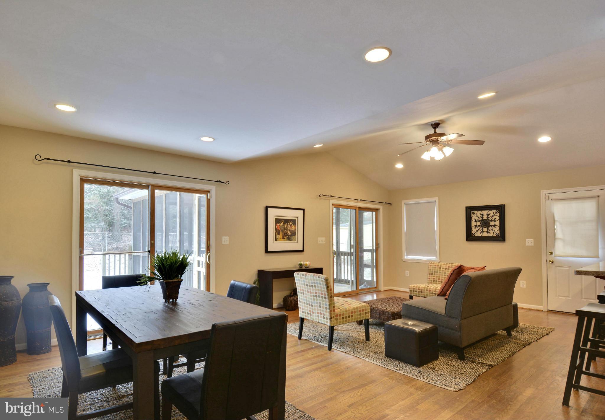 CALVERTON - Residential