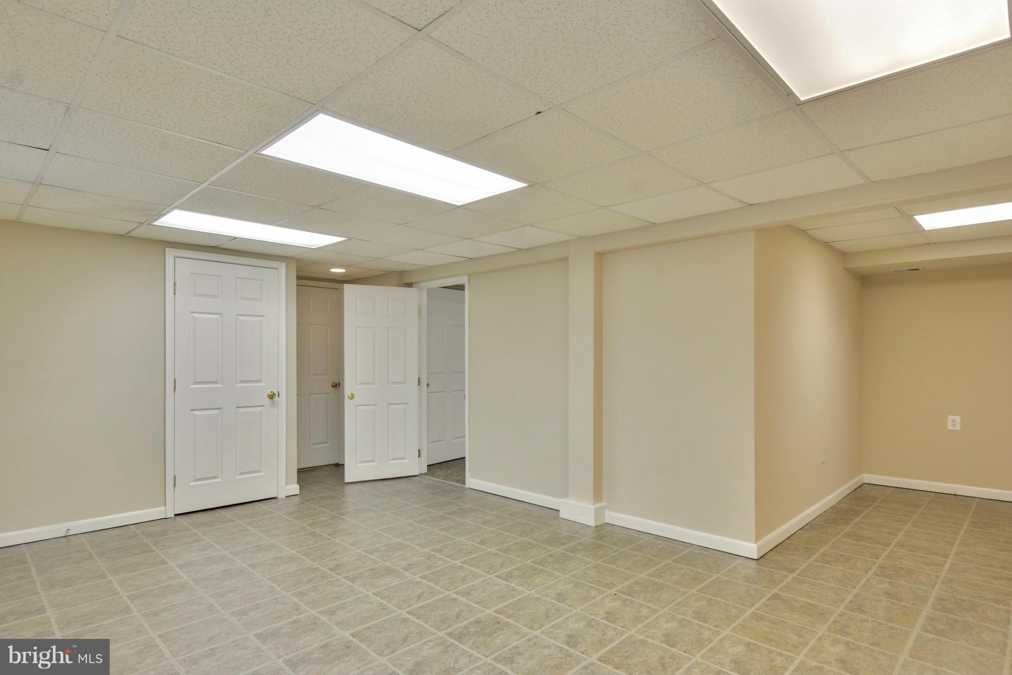 CALVERTON - Residential