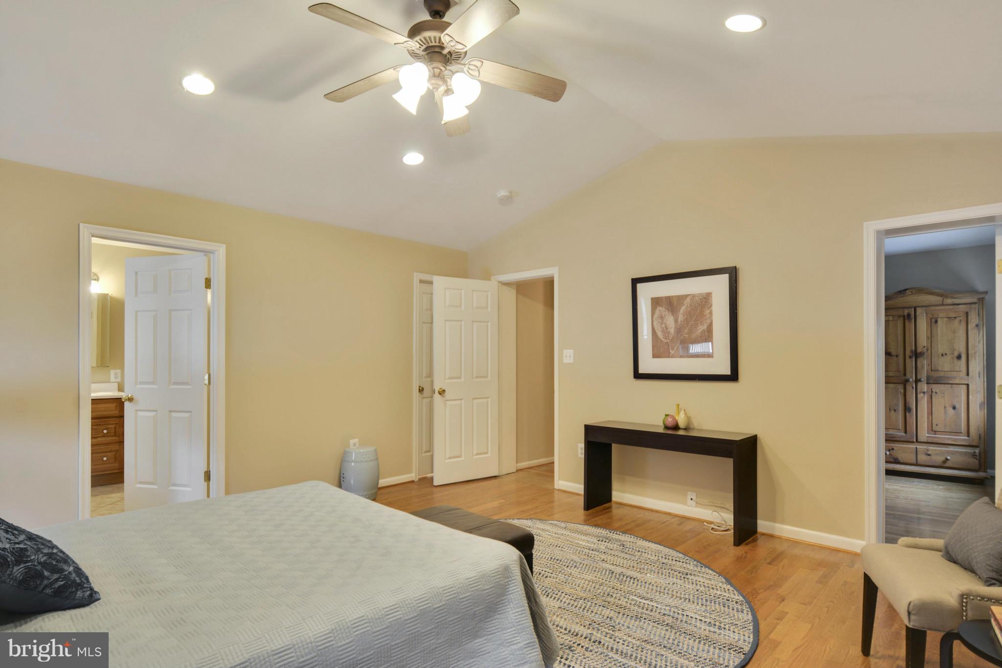 CALVERTON - Residential