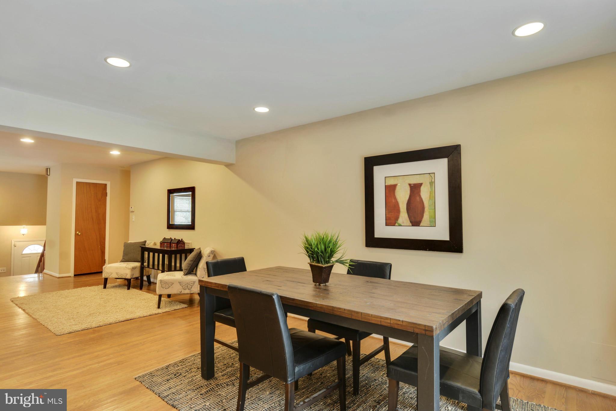 CALVERTON - Residential