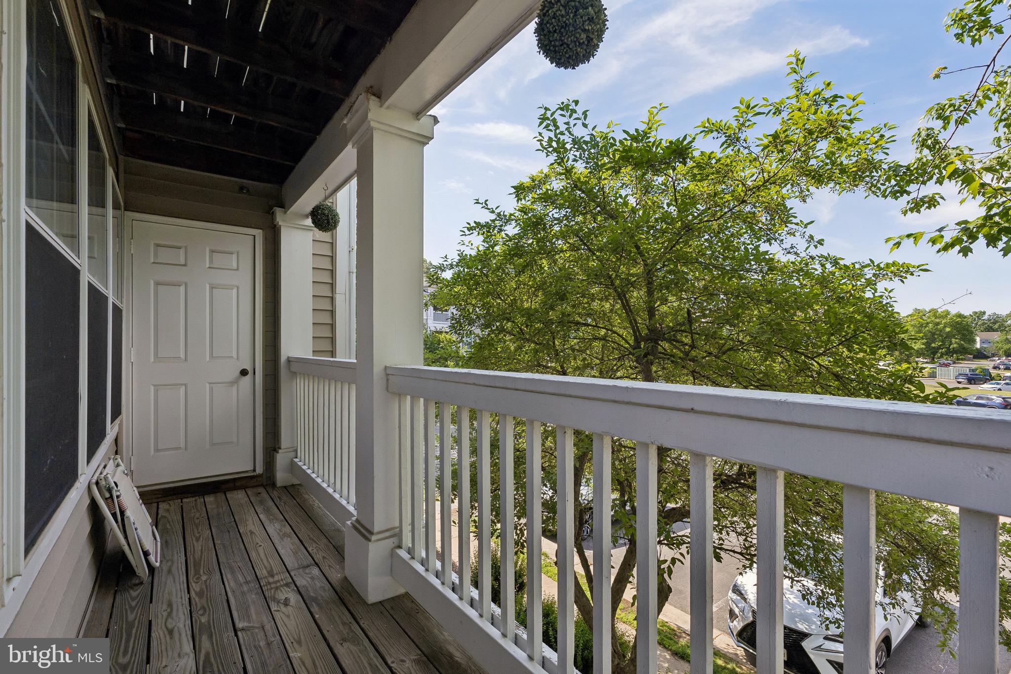 STRATFORD CONDO BULL RUN - Residential