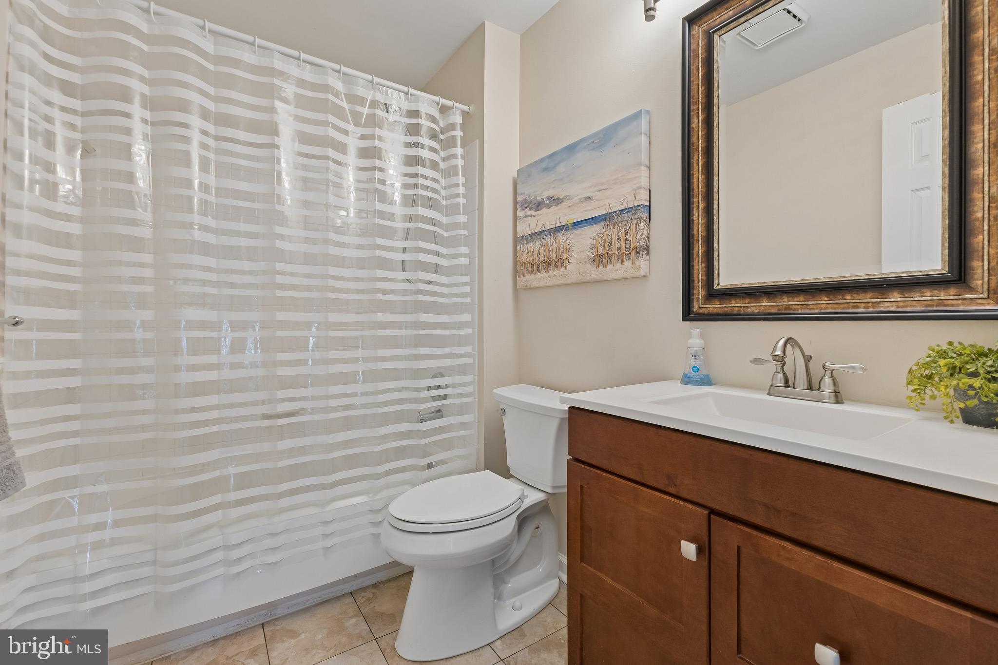 STRATFORD CONDO BULL RUN - Residential