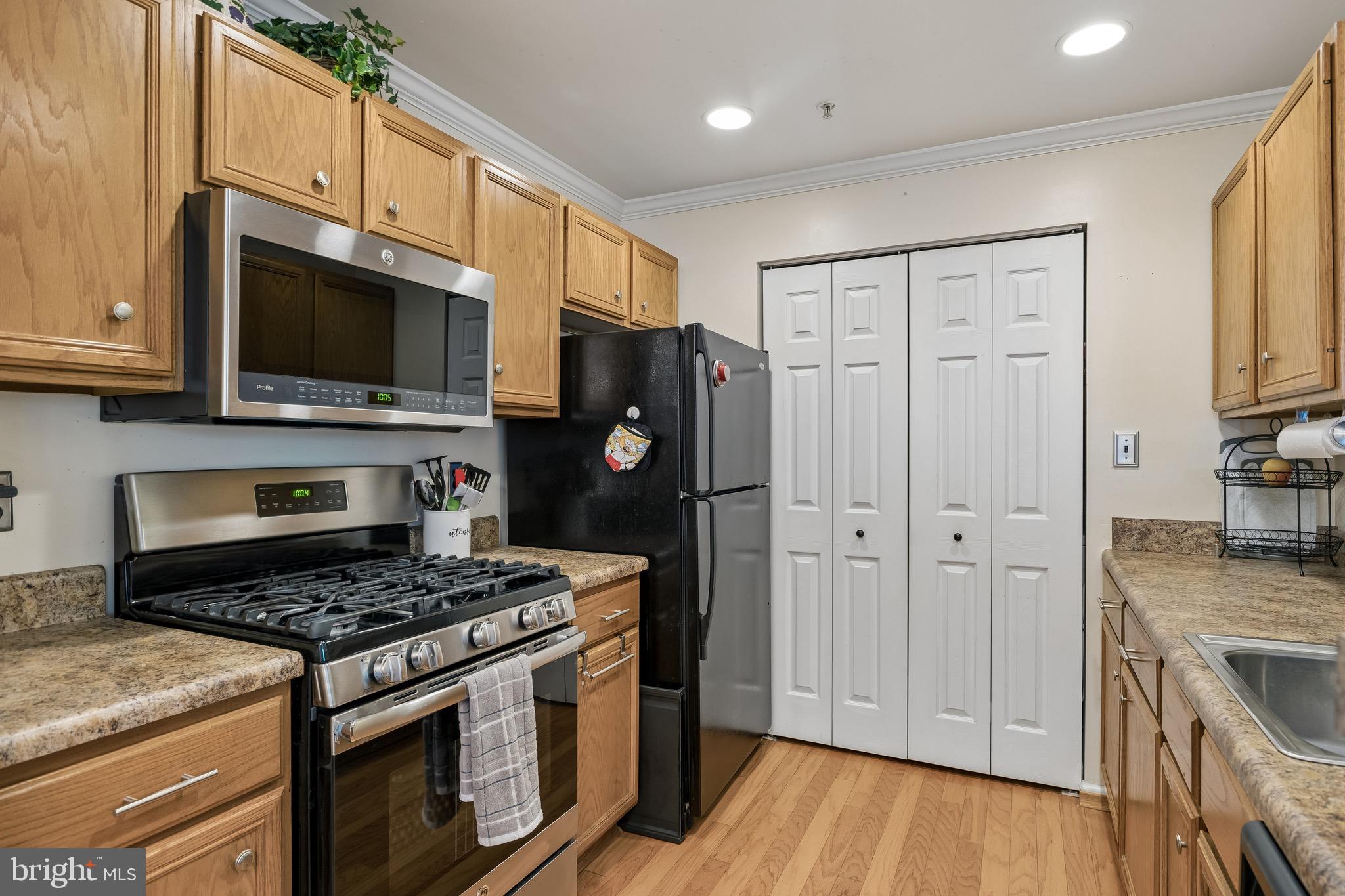 STRATFORD CONDO BULL RUN - Residential