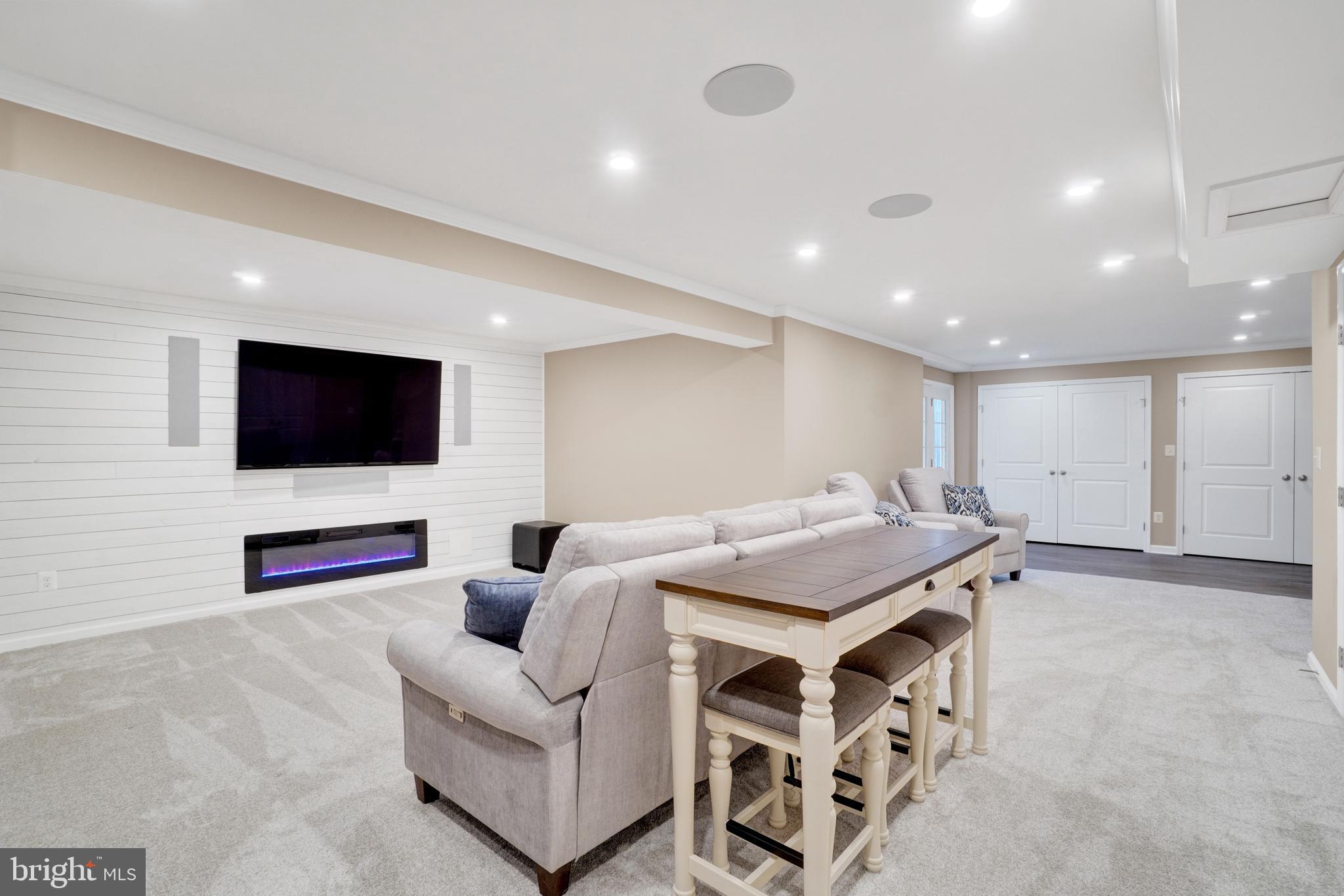 FREEDOM CROSSING - Residential