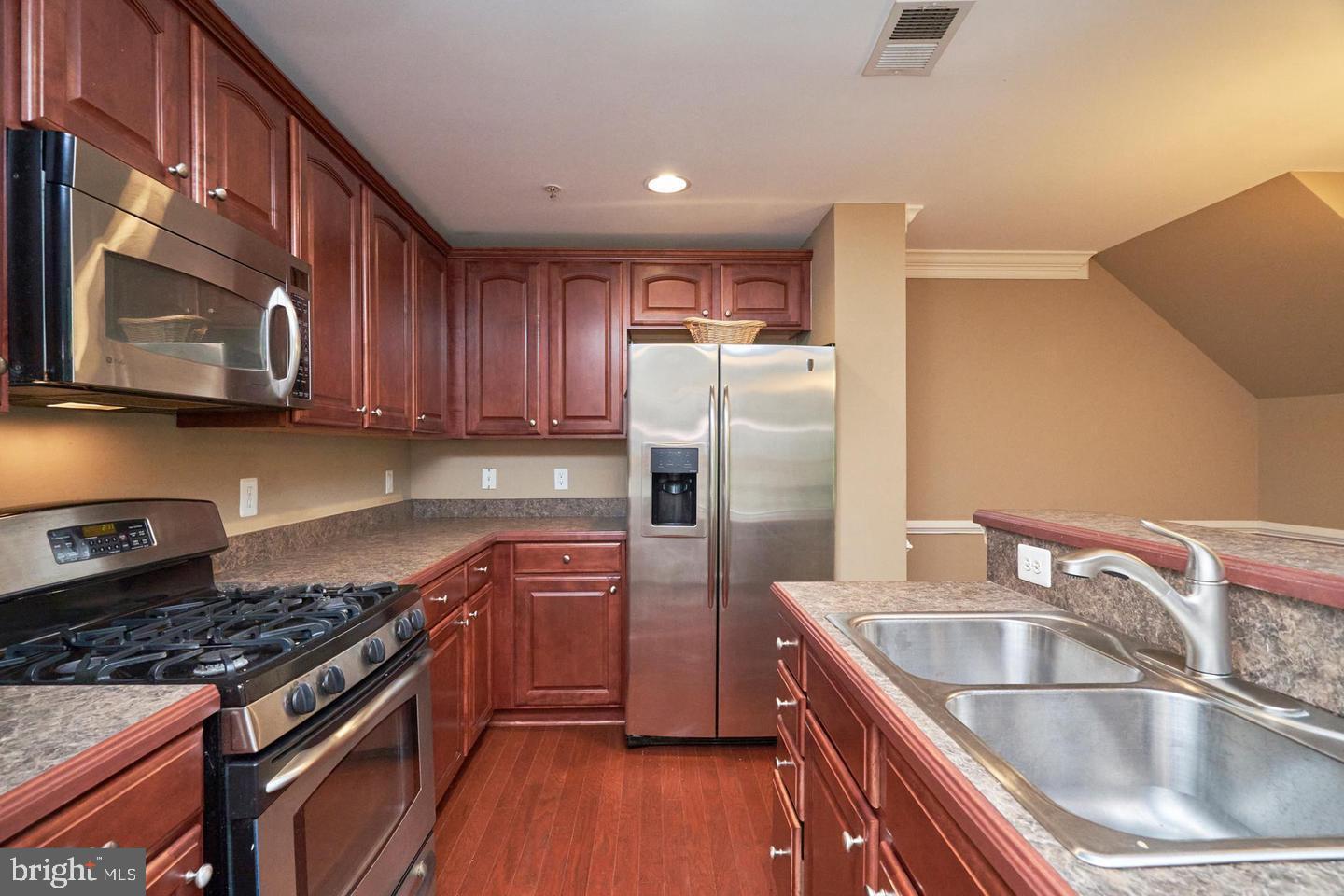 EAST MARKET AT FAIR LAKE - Residential Lease