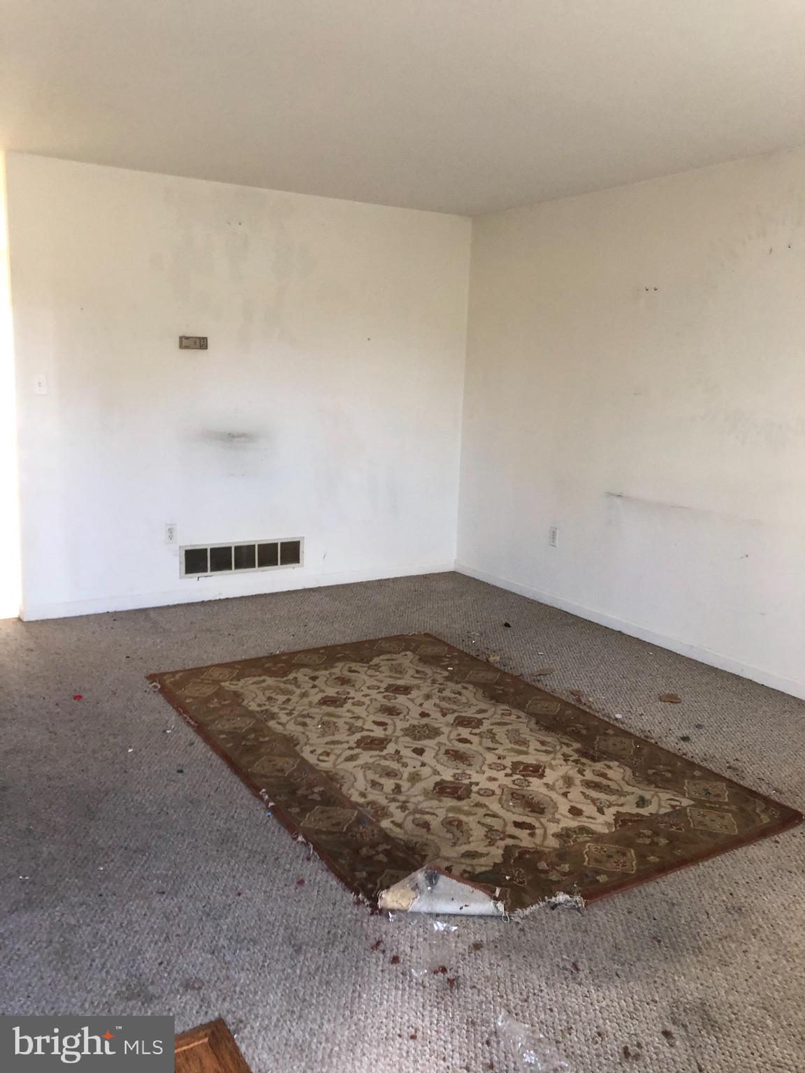 WHITEHALL WEST - Residential