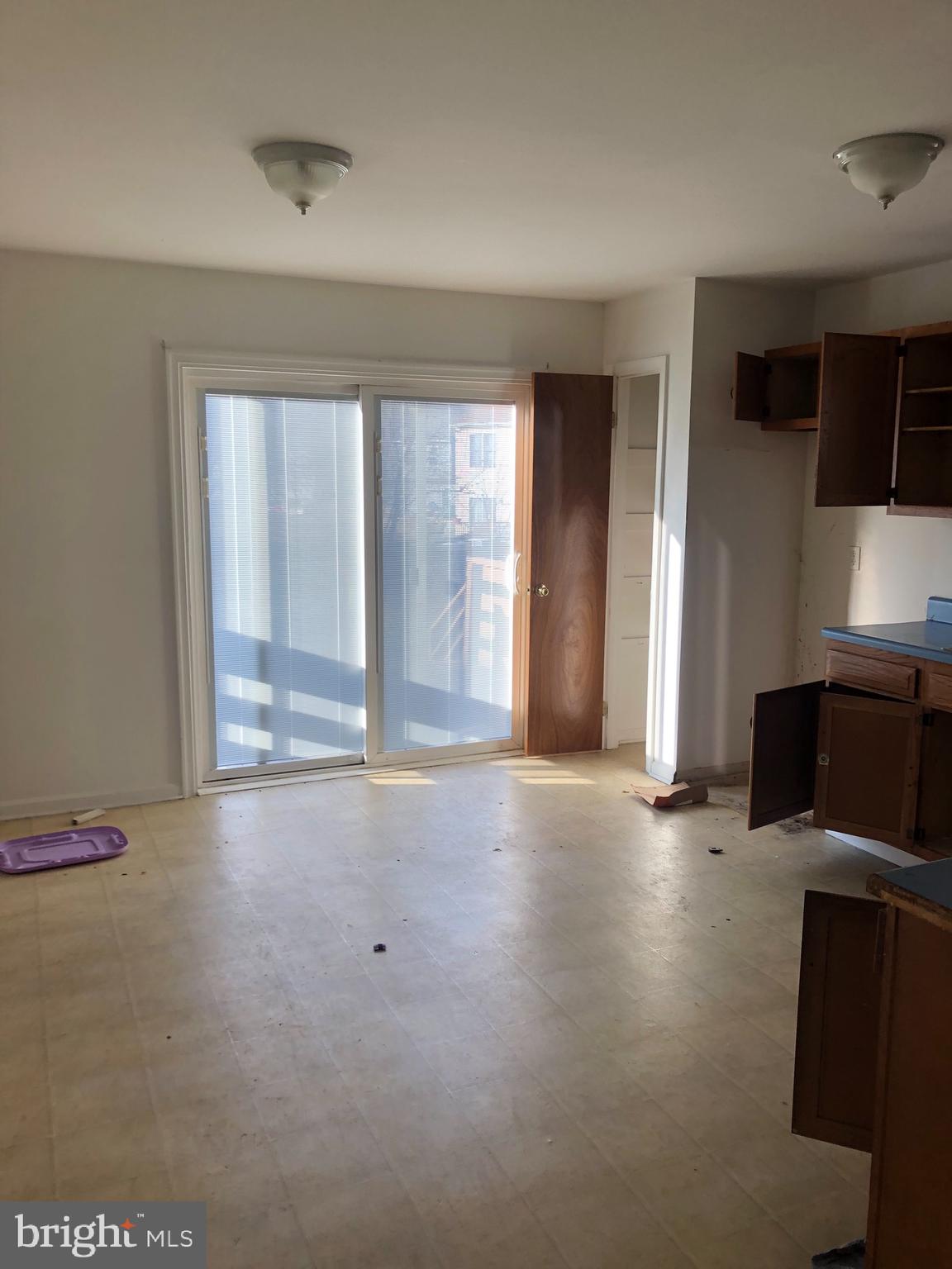 WHITEHALL WEST - Residential