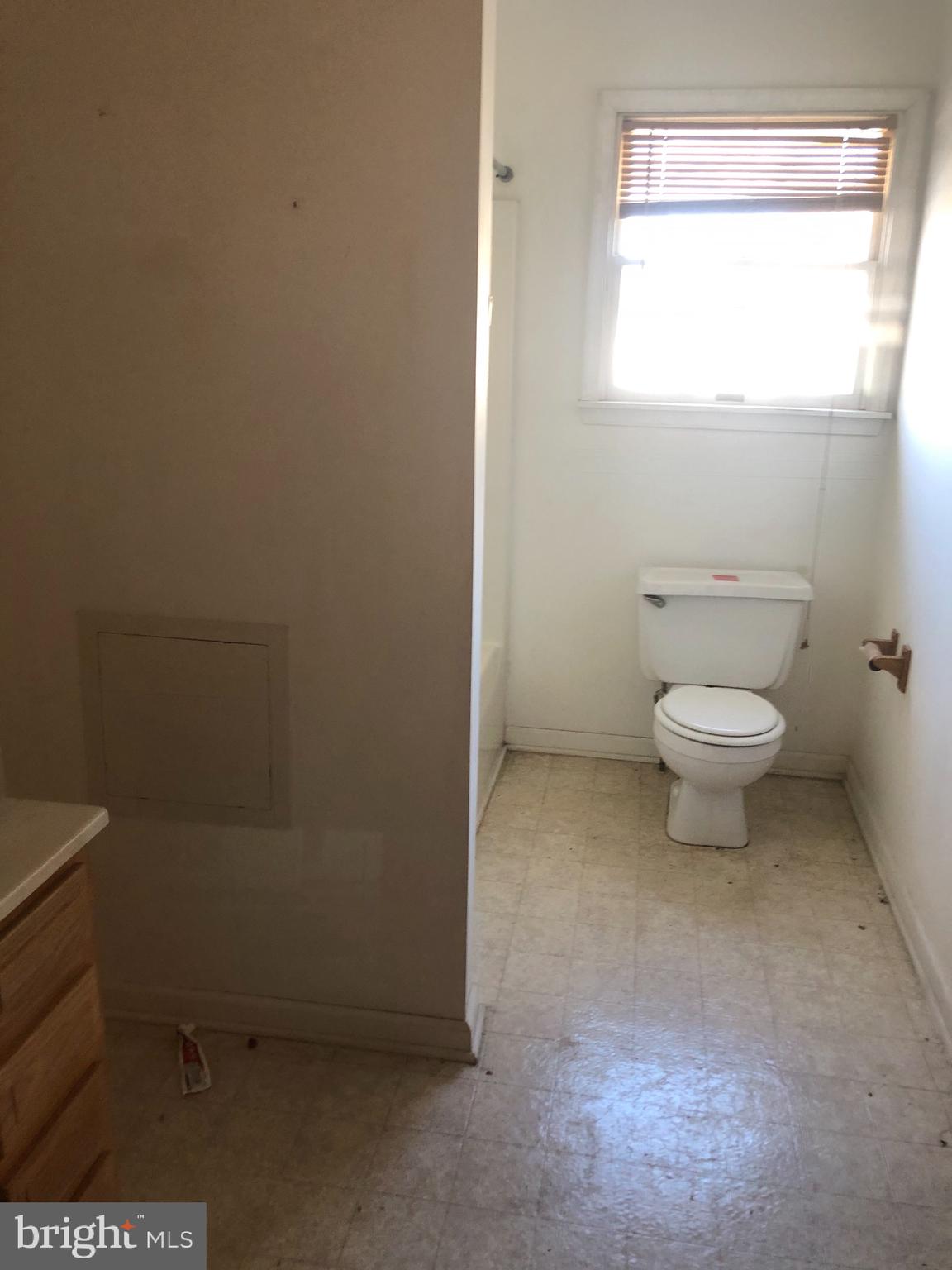 WHITEHALL WEST - Residential