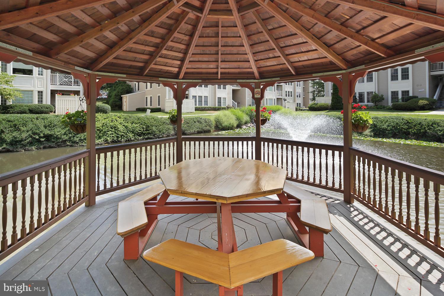 FAIRFIELD HOUSE - Residential