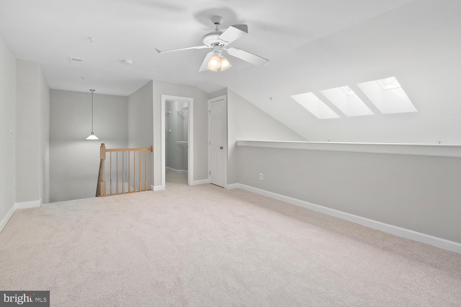 FAIRFIELD HOUSE - Residential