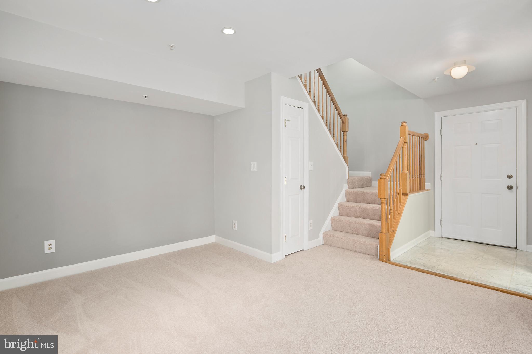 FAIRFIELD HOUSE - Residential