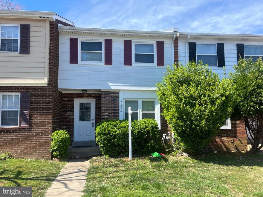 MOVE IN READY,  FRESHLY PAINTED , FEATURING DOUBLE PANE WINDOWS, NEWER FURNACE AND WATER HEATER, GREAT AREA VERY CLOSE TO I-95 AND POTOMAC MILLS, THANK YOU FOR SHOWING