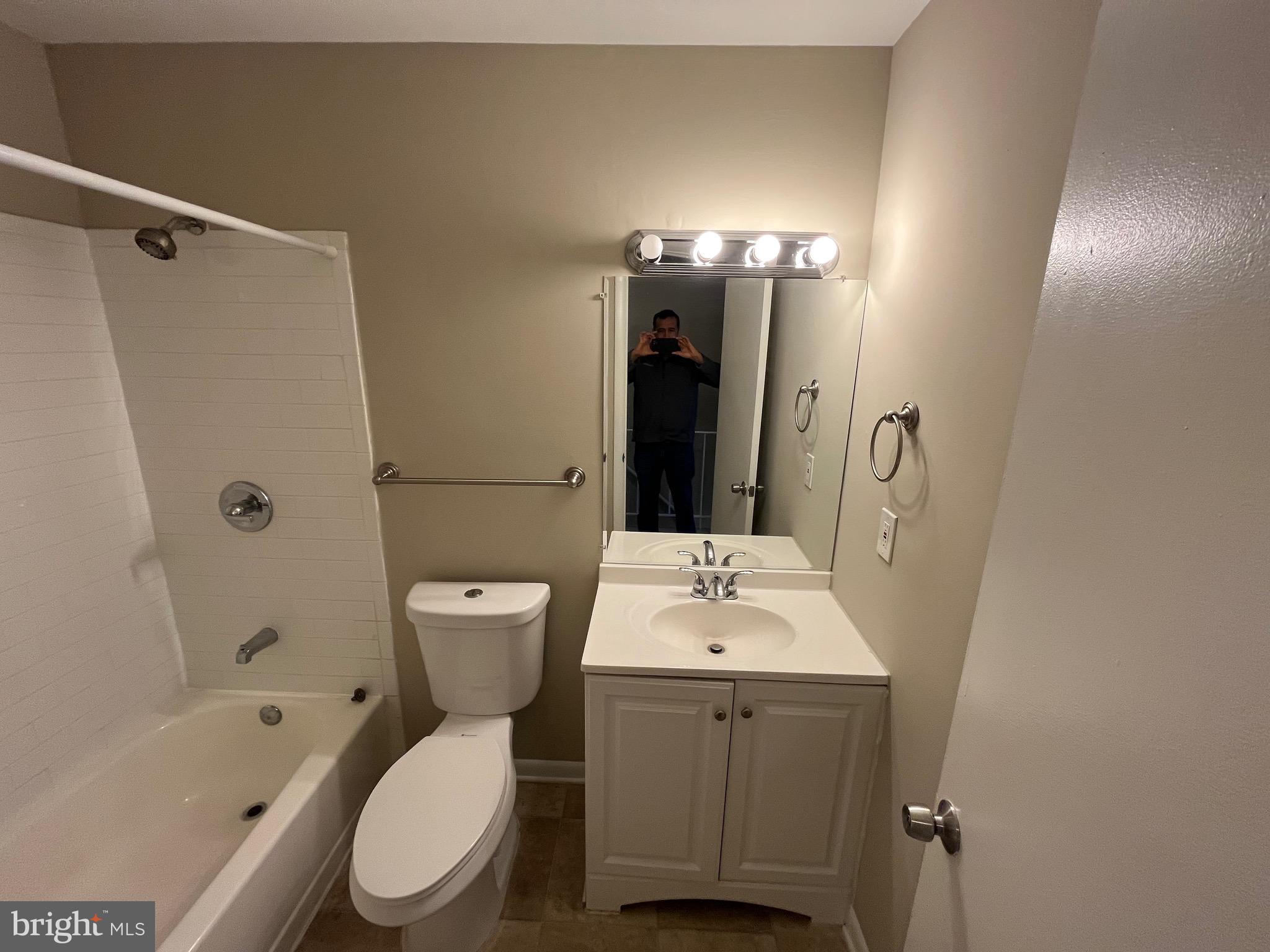 DALE CITY - Residential Lease