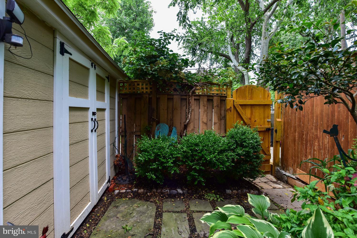 THOMAS SHELTON ESTATE - Residential