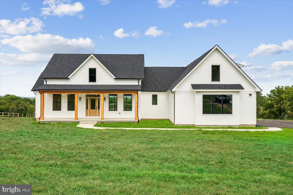 Photo of 17542 Mountain Top Road, CASCADE, MD 21719 (MLS # MDFR2080662)