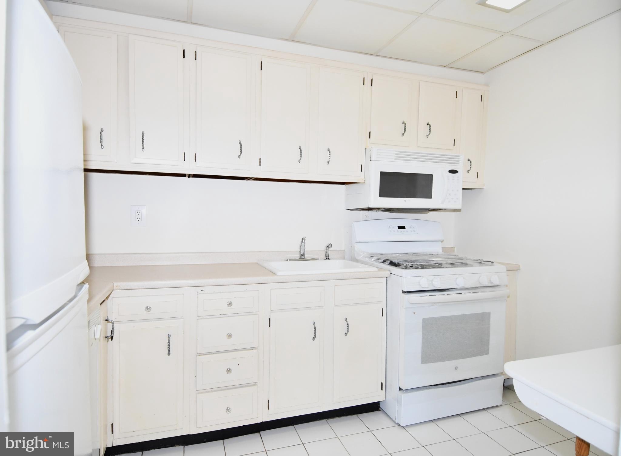 HUNTSMAN CONDO - Residential