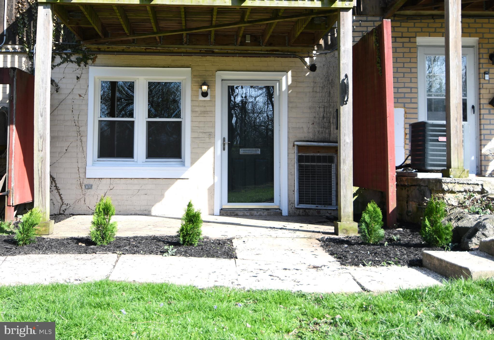 HUNTSMAN CONDO - Residential