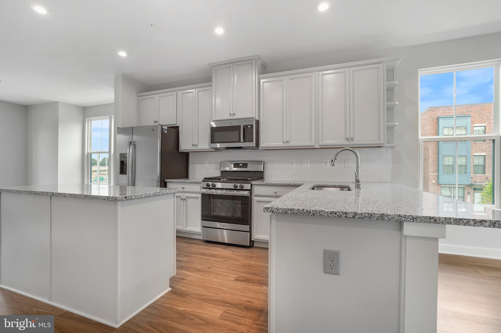 VILLAGE OF TOWNE SQUARE - Residential