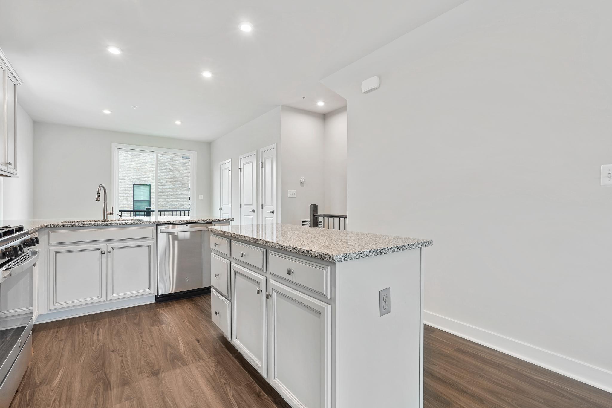 VILLAGE OF TOWNE SQUARE - Residential