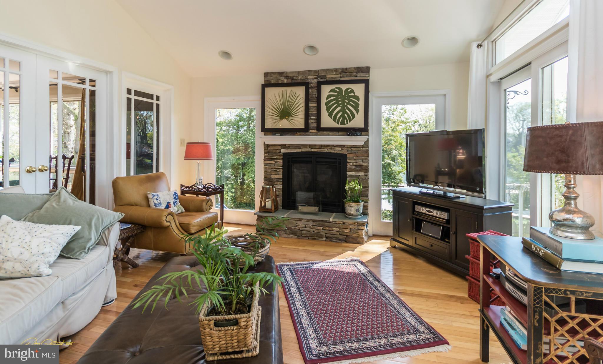 HIDDEN POINT - Residential