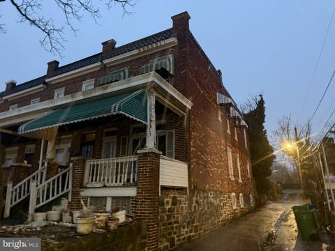 Photo of 2 Benkert Avenue, BALTIMORE, MD 21229 (MLS # MDBA2204168)