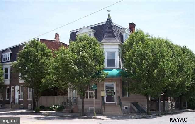 3 Rental Units & Fully Equiped Pizza Shop. 2 Apts + 1 House (219 State St) + Pizza Shop. Property completely renovated a few years ago including all mecahnicals. Stainless Steel Equipment includes Lg Hood/Fire Suppression System, Dual Ovens, 6 Burner Range, Lg Cooler & Freezer, Lg Mixer, Food Prep Area Counters, Dishwasher, Etc. Storage In Basement For Restaurant
