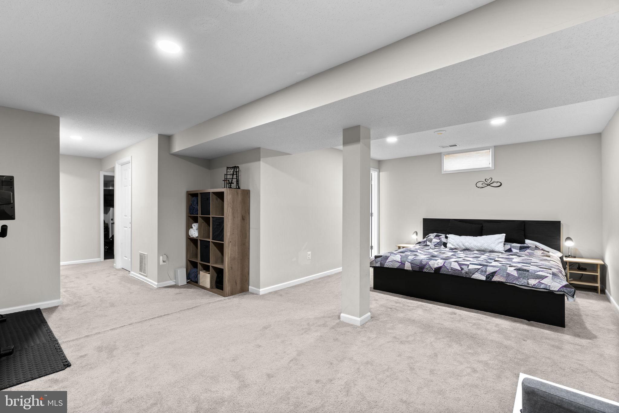 NOTTINGHAM VILLAGE - Residential