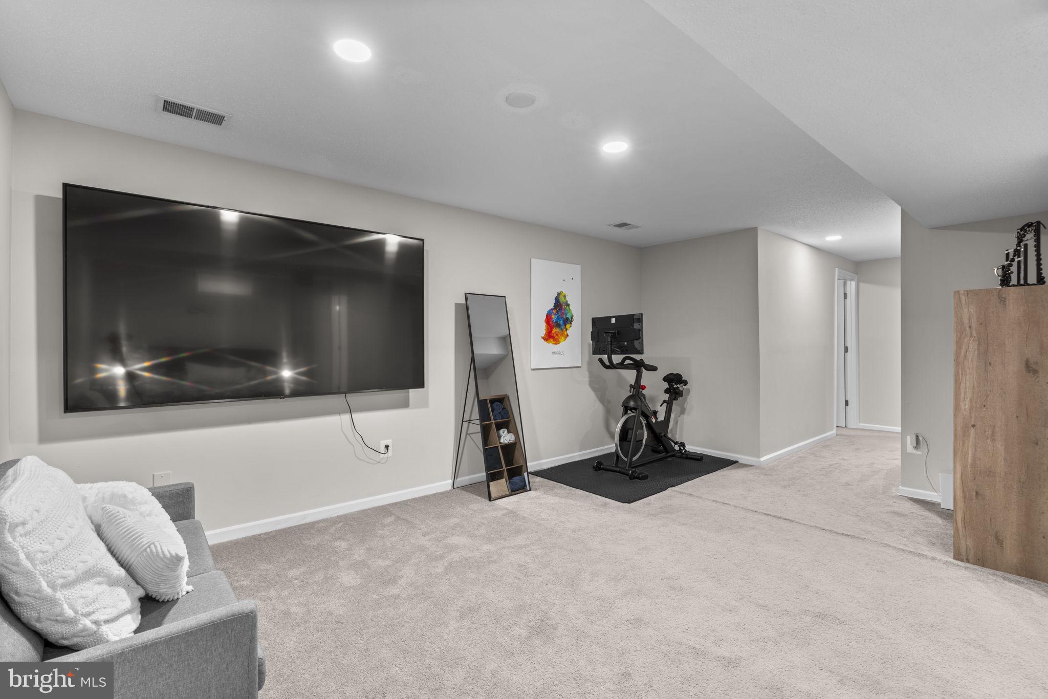 NOTTINGHAM VILLAGE - Residential