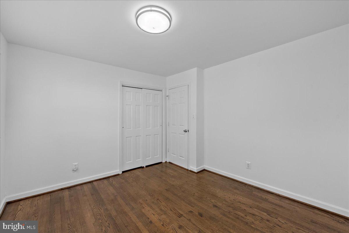 COUNTRY CLUB VIEW - Residential