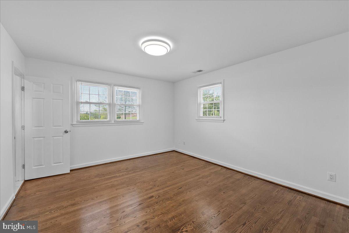 COUNTRY CLUB VIEW - Residential