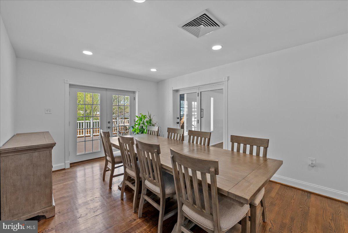 COUNTRY CLUB VIEW - Residential