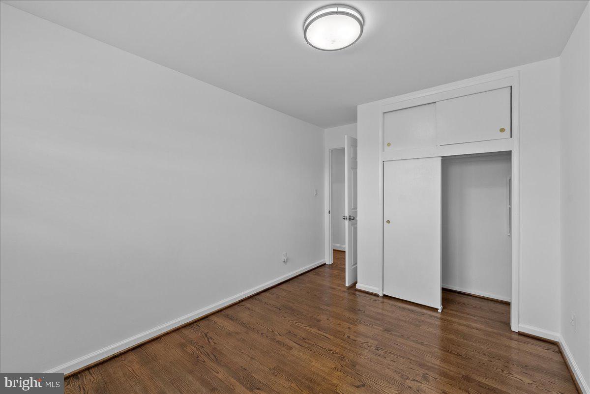 COUNTRY CLUB VIEW - Residential